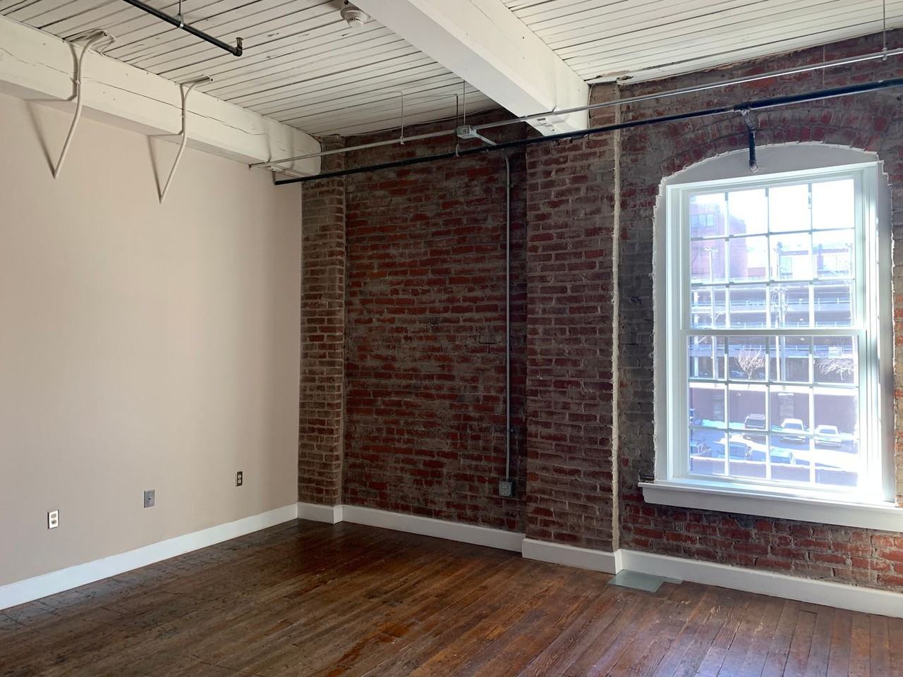 901 Jefferson St #4B - Photo 3 of 5