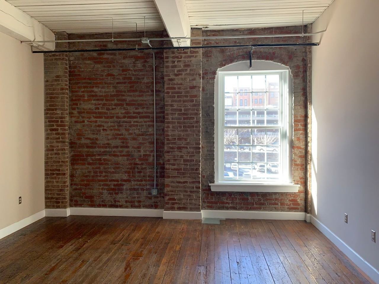 901 Jefferson St #4B - Photo 4 of 5
