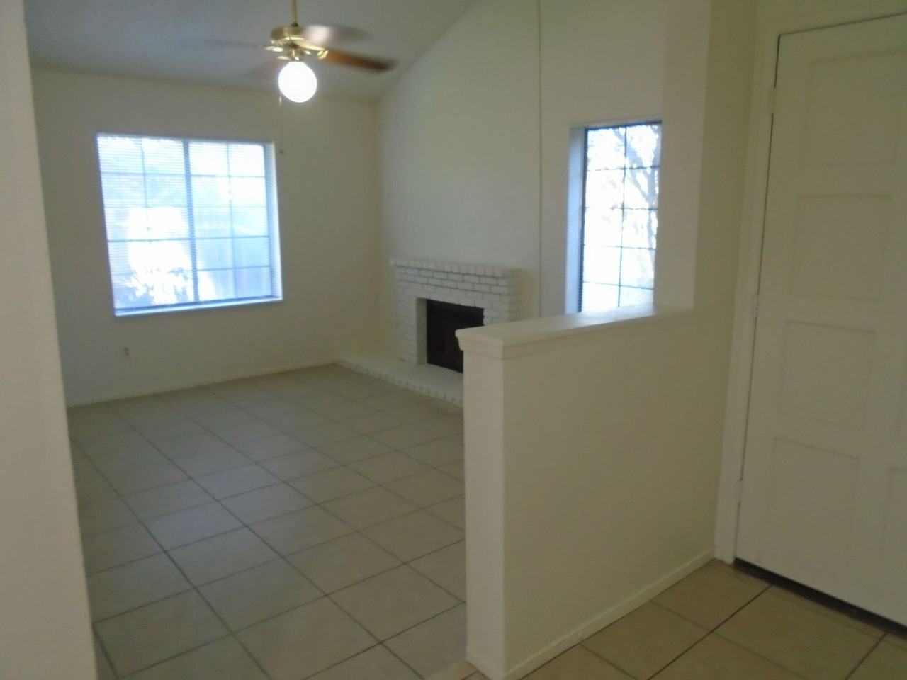3704 Litchfield Dr - Photo 2 of 8