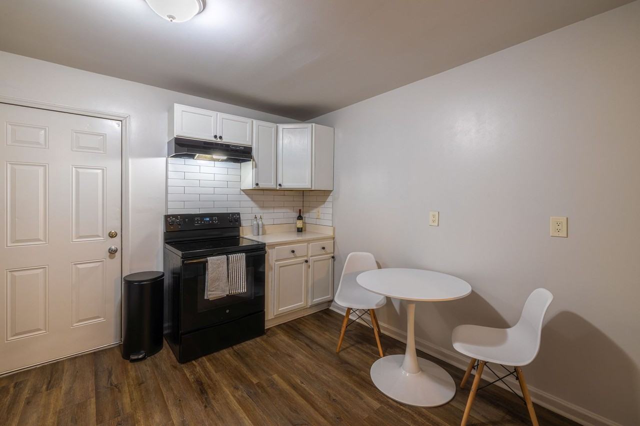 Dwell at the Alcove - Photo 3 of 16