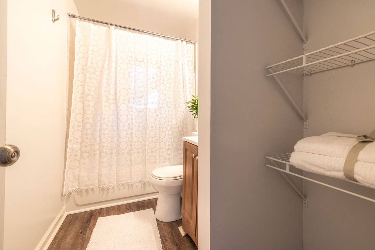 Dwell at the Alcove - Photo 5 of 16