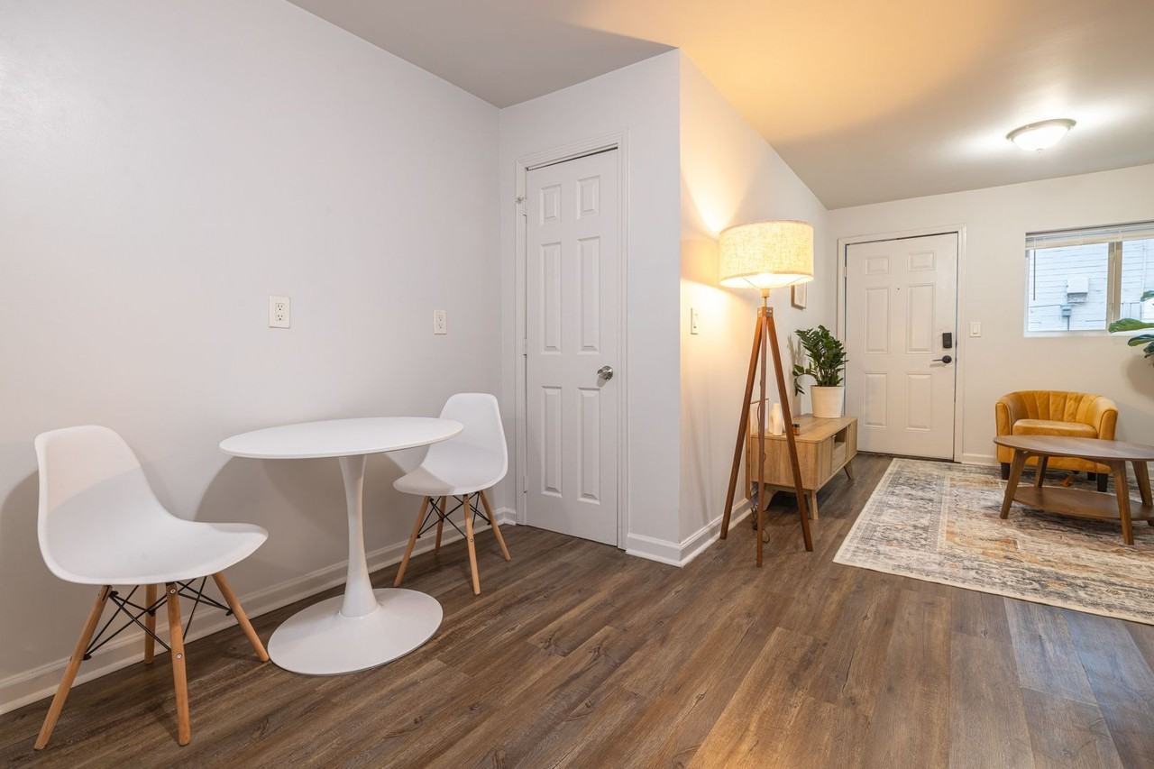 Dwell at the Alcove - Photo 6 of 16