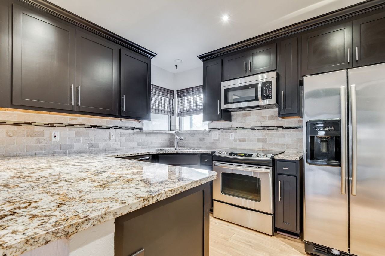 2749 Buna Drive - Photo 6 of 12
