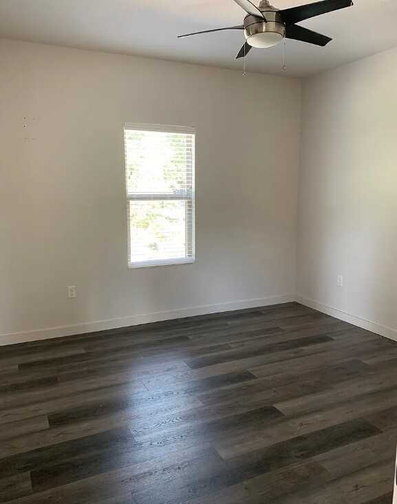 306 South Oak Street Apt A - Photo 2 of 9