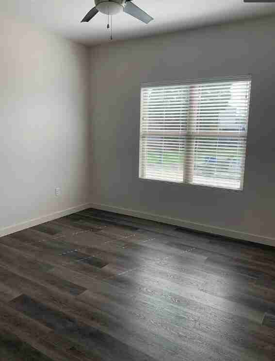 306 South Oak Street Apt A - Photo 3 of 9