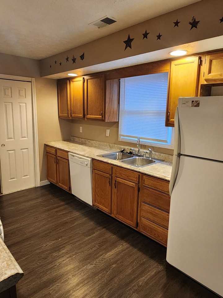 1817 Kraig Dr - Photo 2 of 11