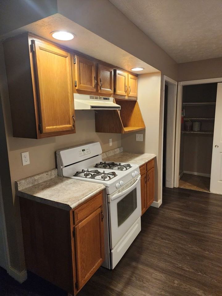 1817 Kraig Dr - Photo 3 of 11