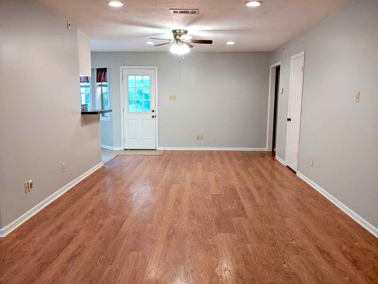 316 Borderbrook Dr - Photo 4 of 19