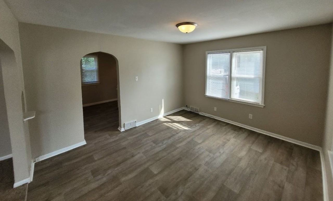 1315 Park Ave - Photo 2 of 19