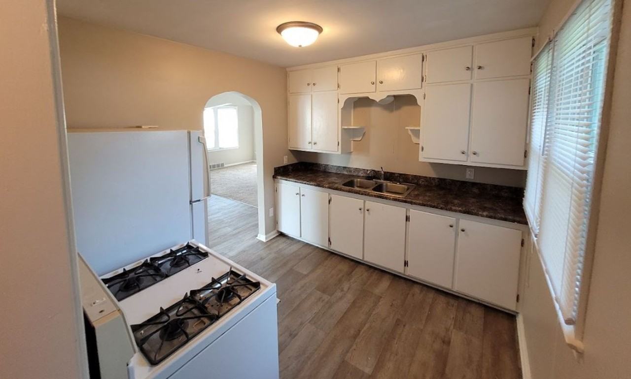 1315 Park Ave - Photo 3 of 19