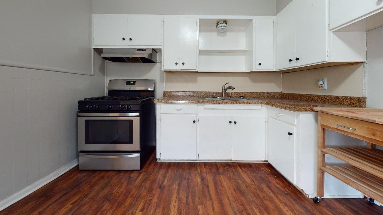 1105 Palasota Dr - Photo 4 of 10