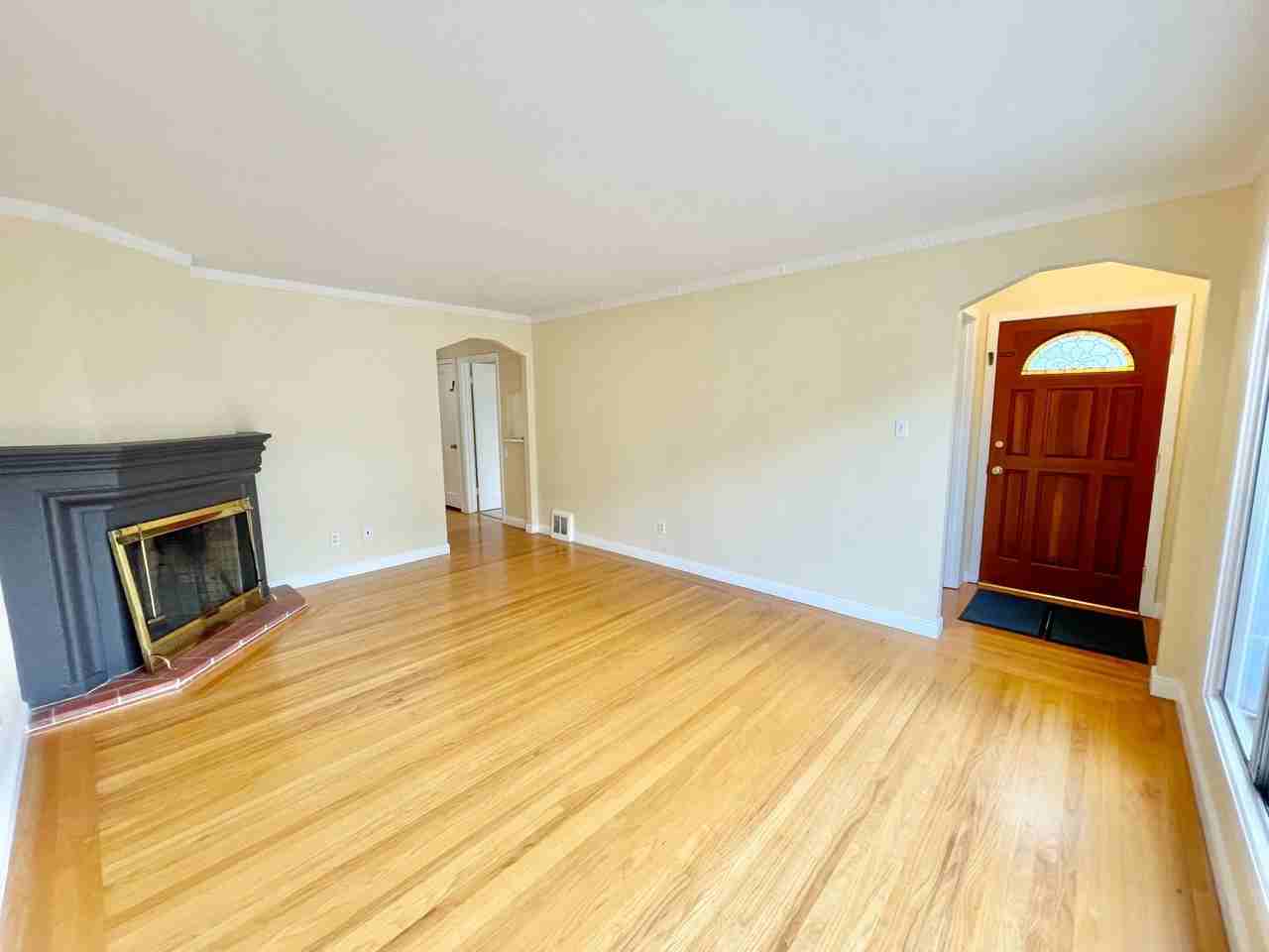 565 Chenery St - Photo 2 of 25
