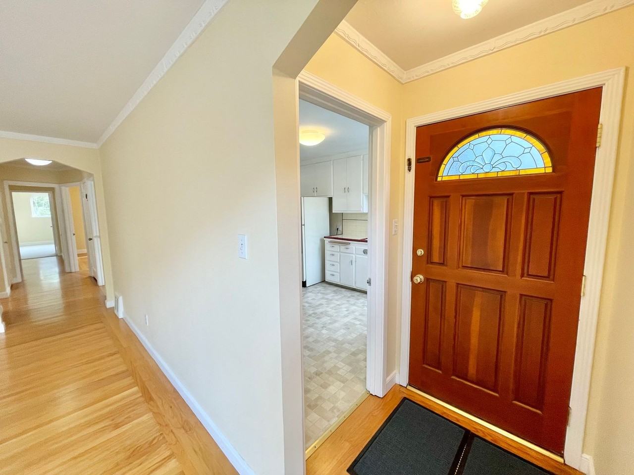 565 Chenery St - Photo 3 of 25