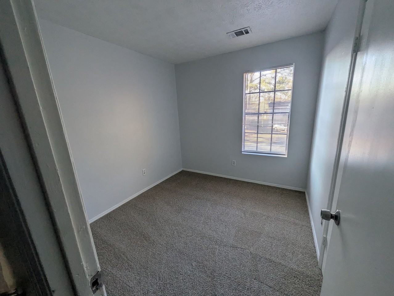 6176 Creekford Dr - Photo 6 of 16