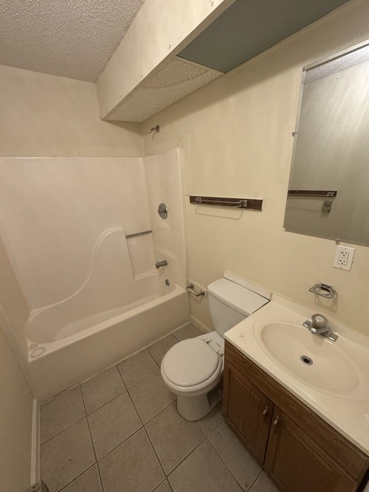 318 E 5th Ave 6 Galaxy - Photo 2 of 4