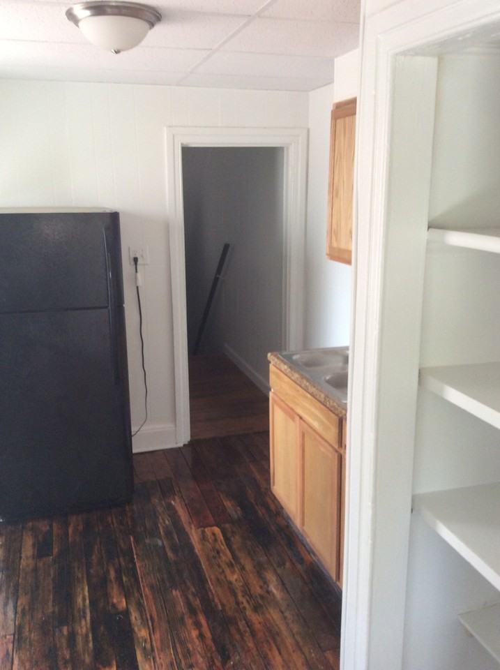 907 West College Avenue #2 - Photo 3 of 9