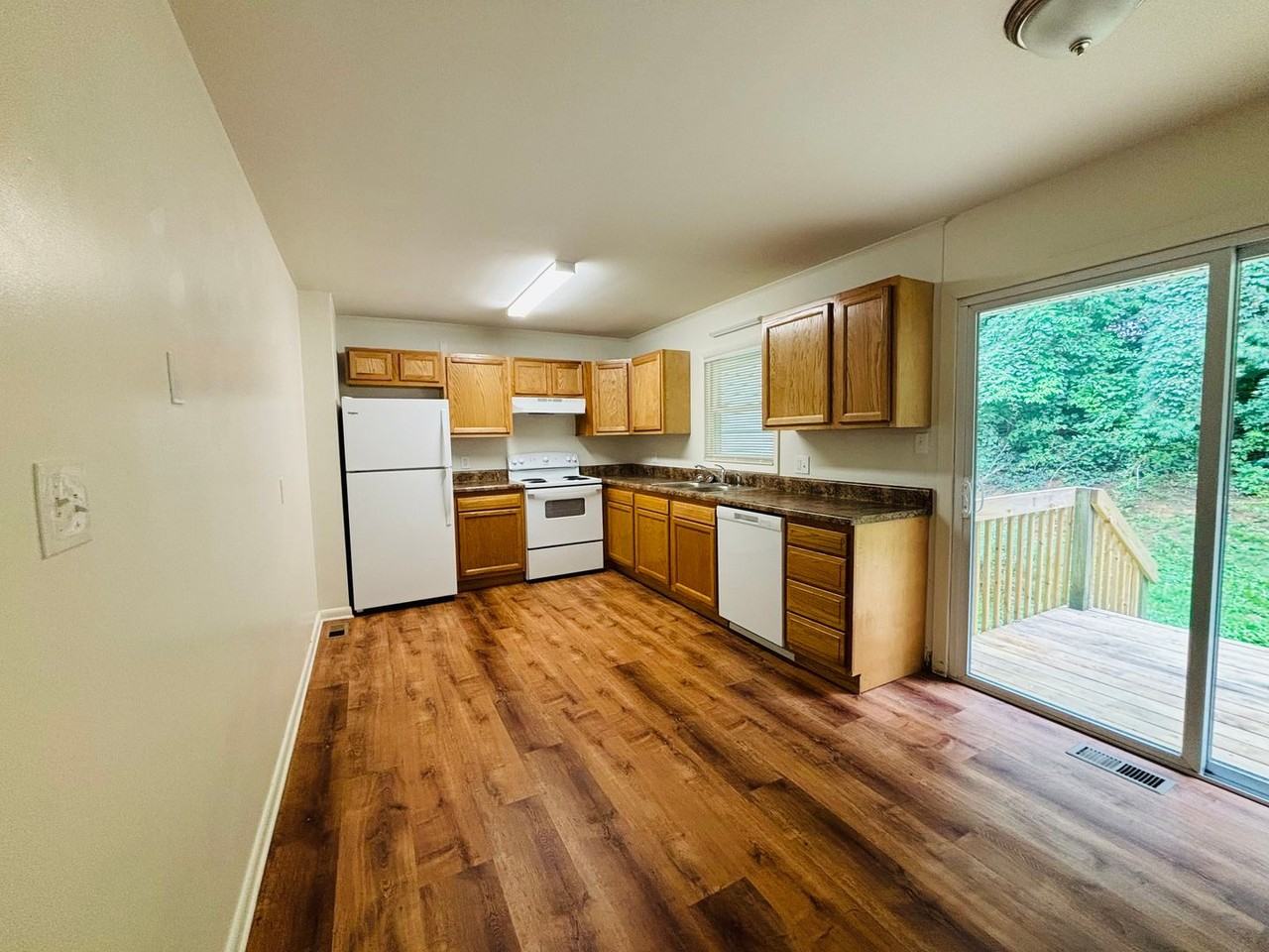 215 Freestone Dr Ne - Photo 6 of 20