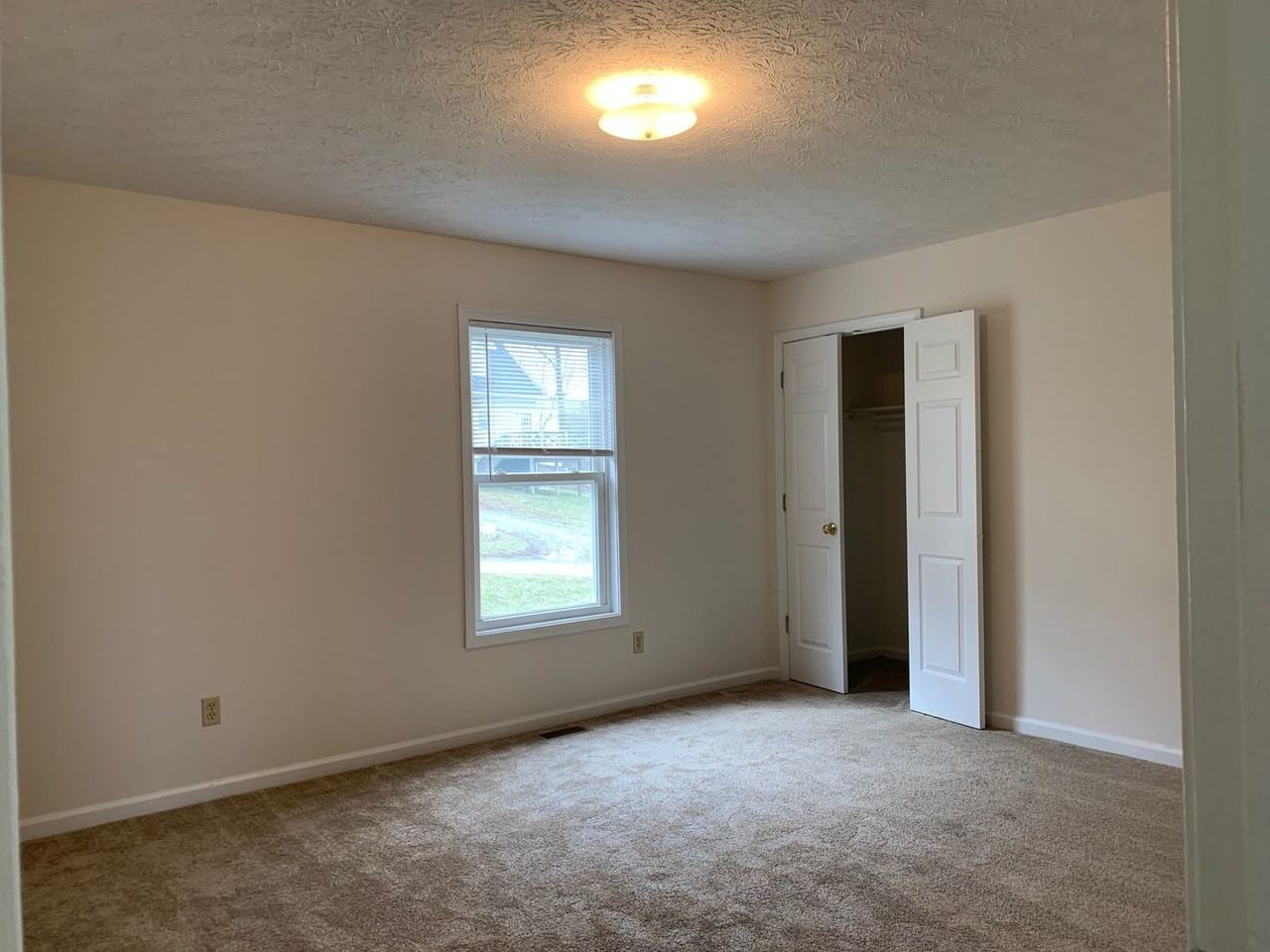 1070 Long St - Photo 7 of 11