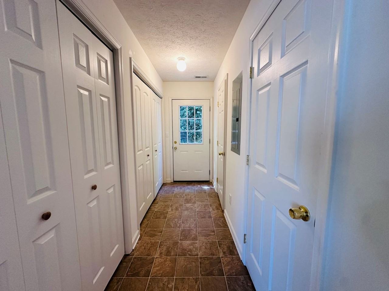 35 Station Ln Ne - Photo 6 of 12