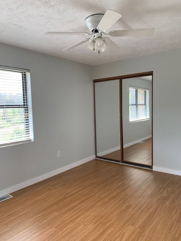 2582 Townhouse St - Photo 6 of 31