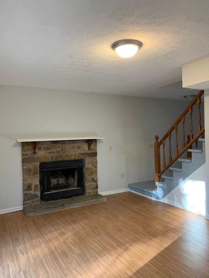 1910 Fletcher Ave Apt A - Photo 4 of 17