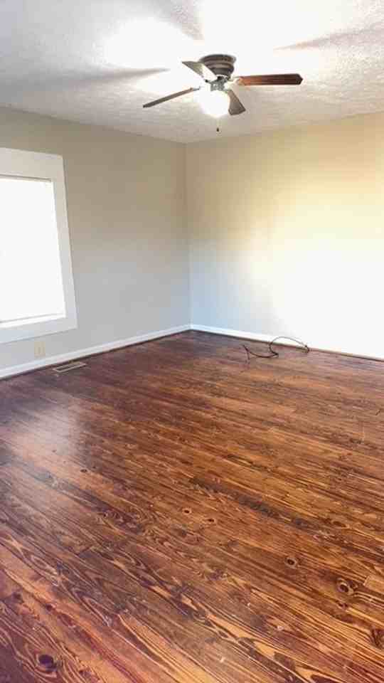 2202 40th St - Photo 2 of 18