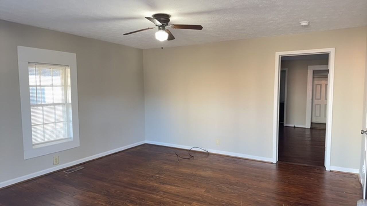 2202 40th St - Photo 3 of 18