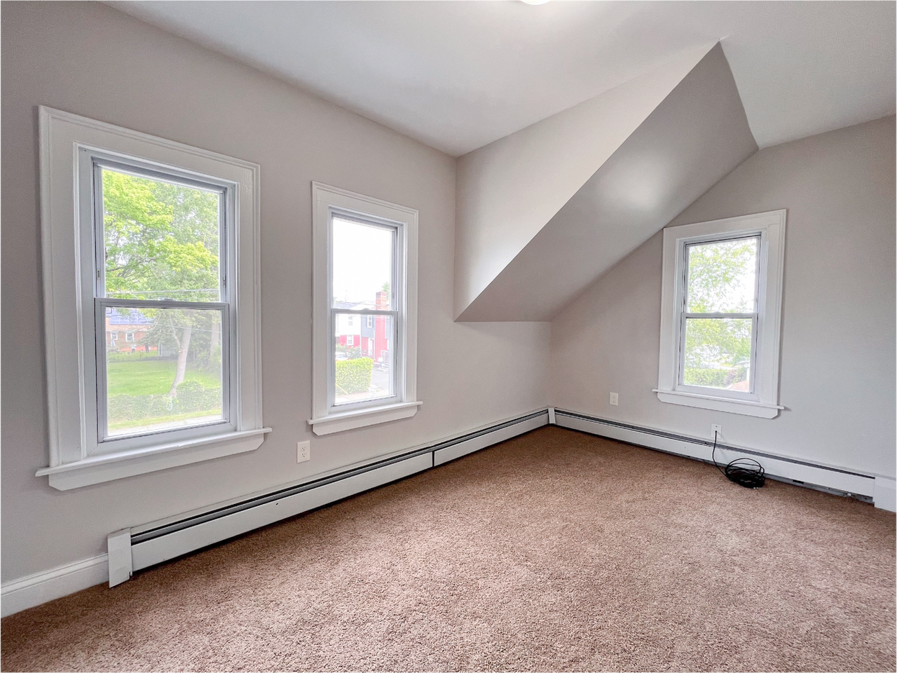 221 Brown St - Photo 2 of 19