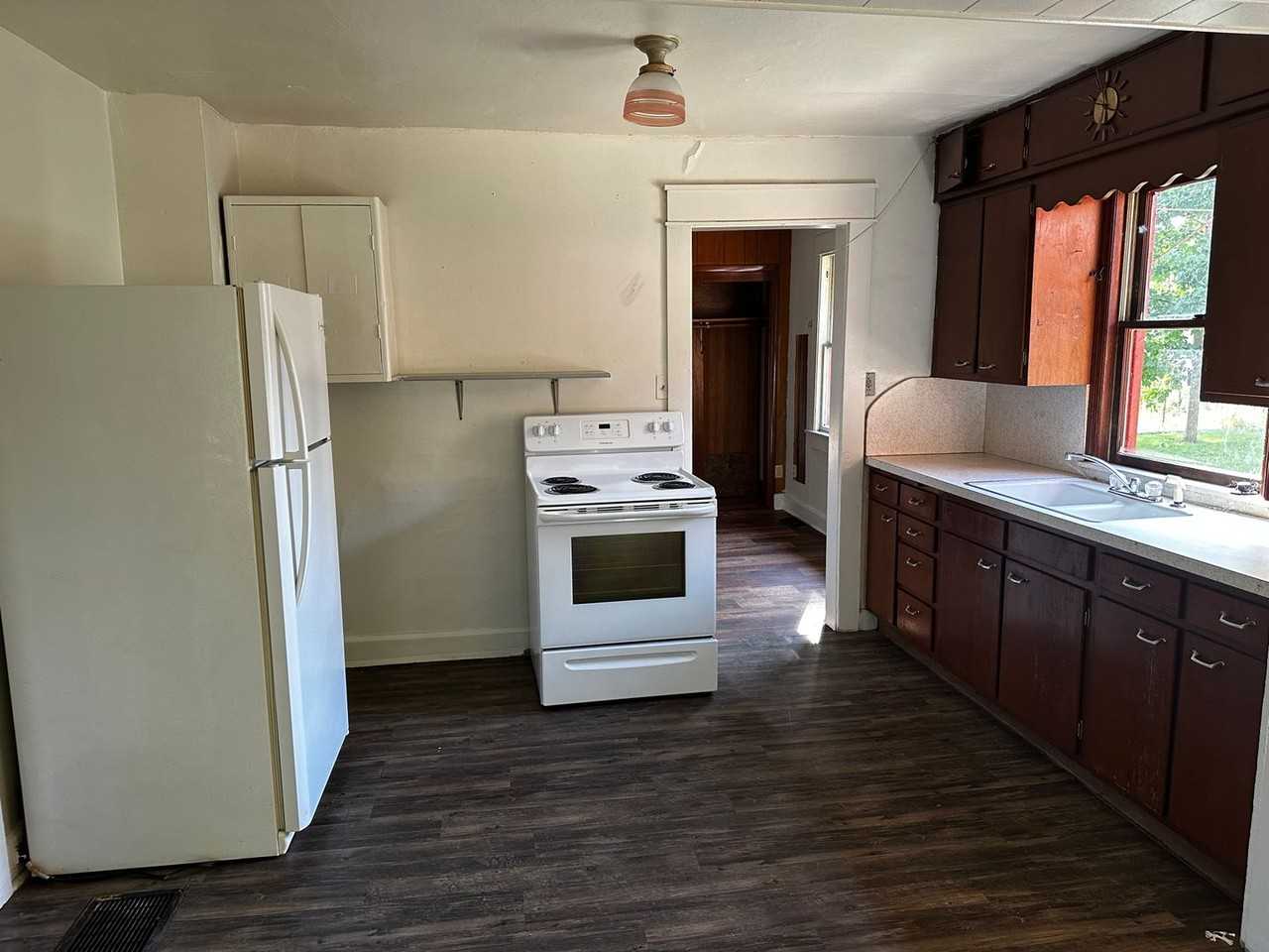 1004 South Madison Street - Photo 2 of 9