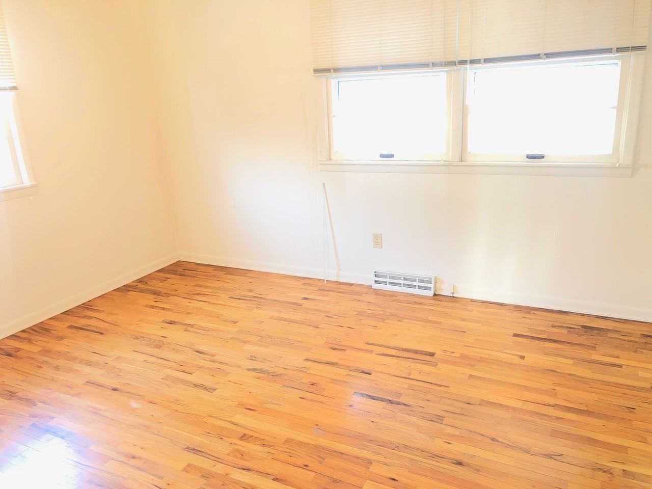 1123 West Ave - Photo 2 of 8