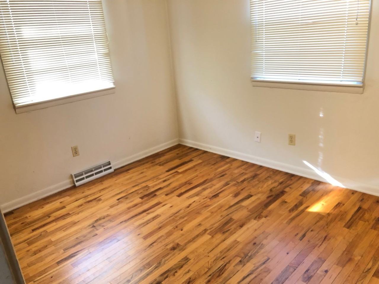 1123 West Ave - Photo 3 of 8