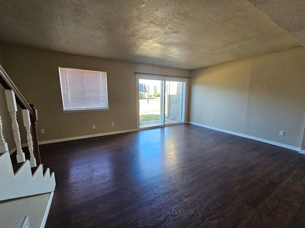 216 Justin Dr - Photo 2 of 18