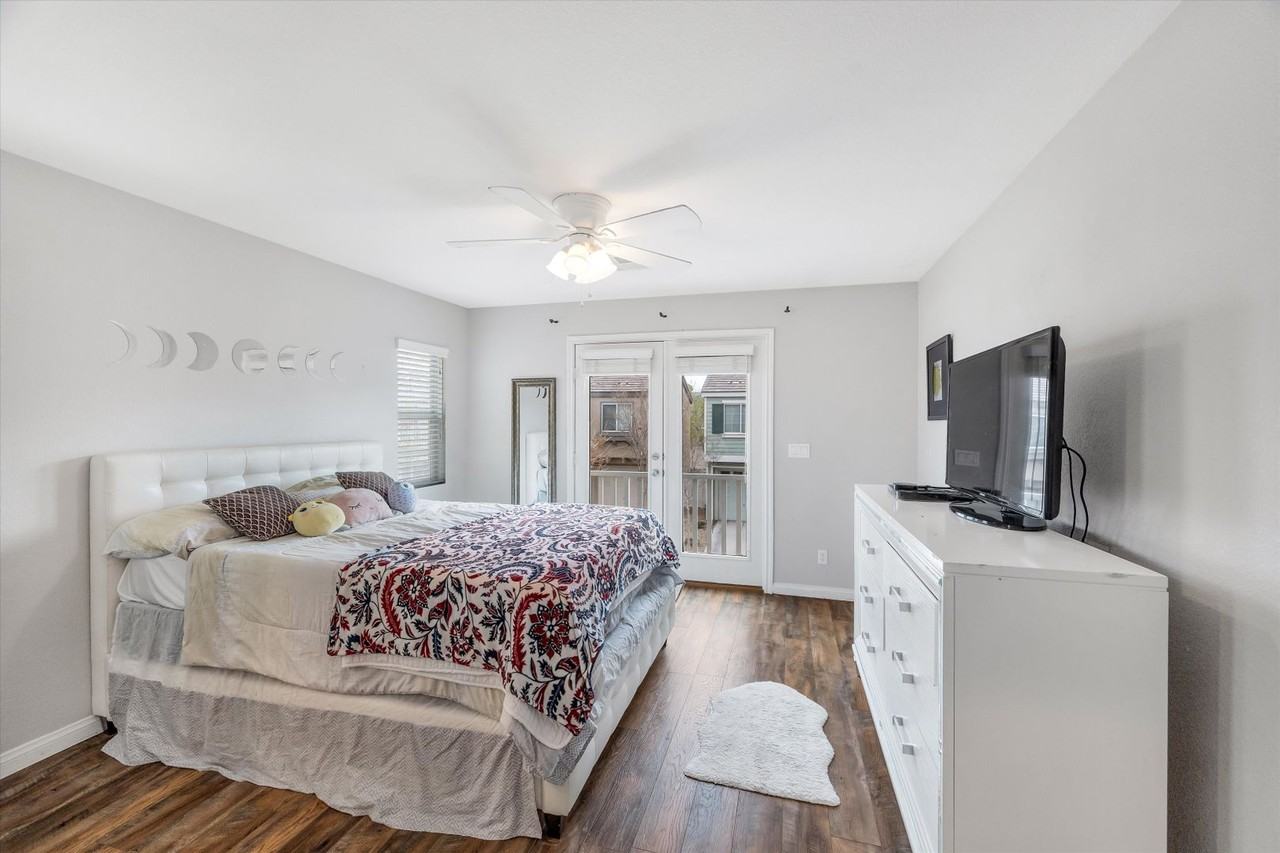 1542 Evening Spirit Ave - Photo 2 of 29