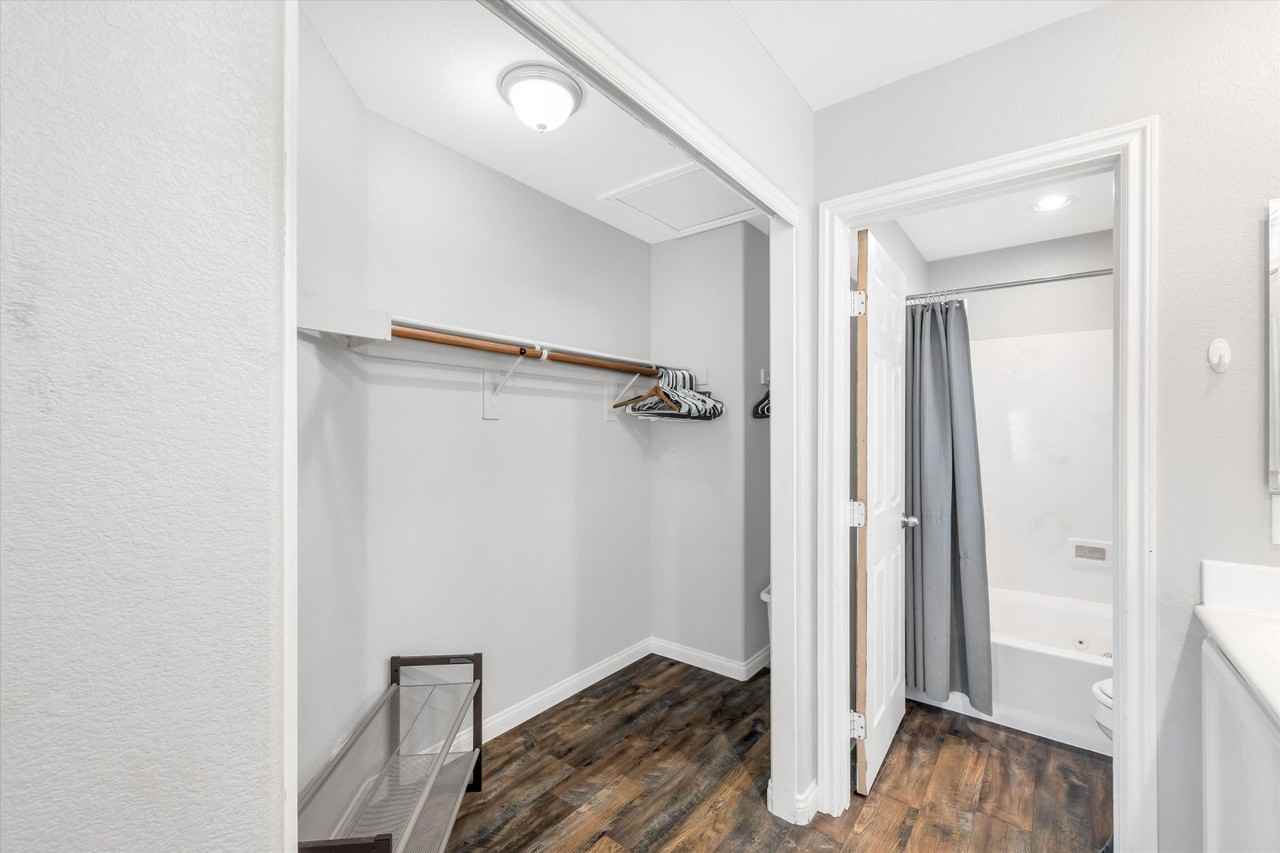 1542 Evening Spirit Ave - Photo 3 of 29
