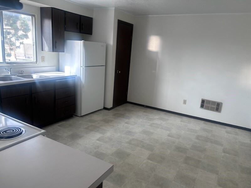 438 E State St - Photo 2 of 2