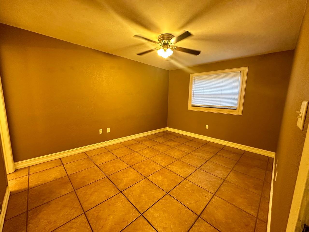 2135 Virginia Ave #8 - Photo 2 of 17