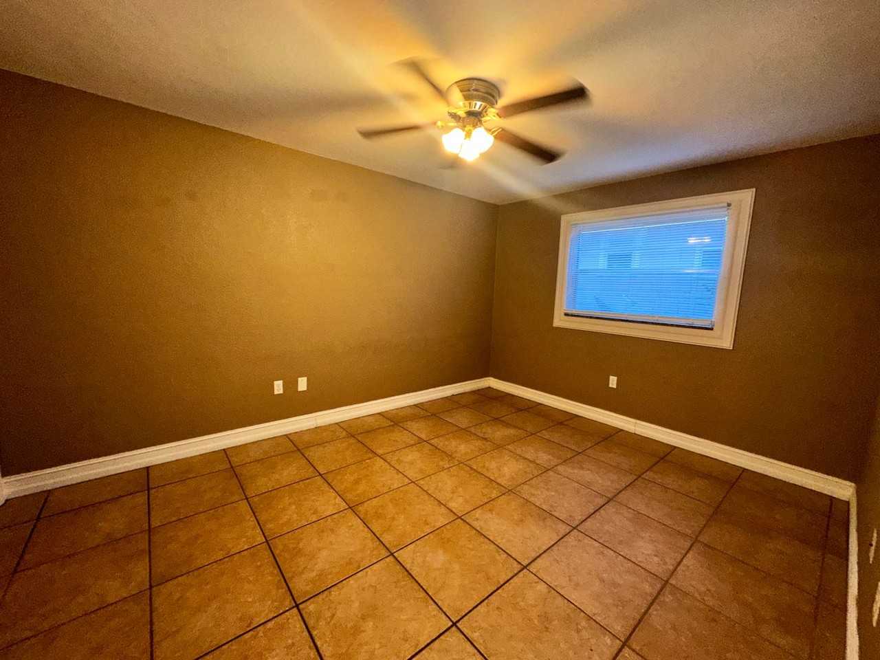 2135 Virginia Ave #8 - Photo 5 of 17