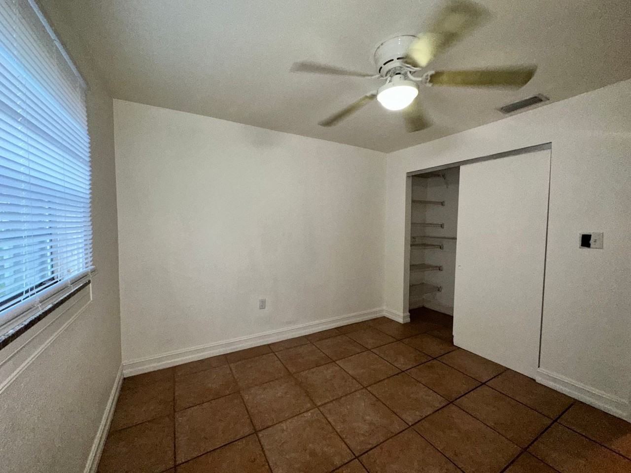 2135 Virginia Ave #8 - Photo 6 of 17