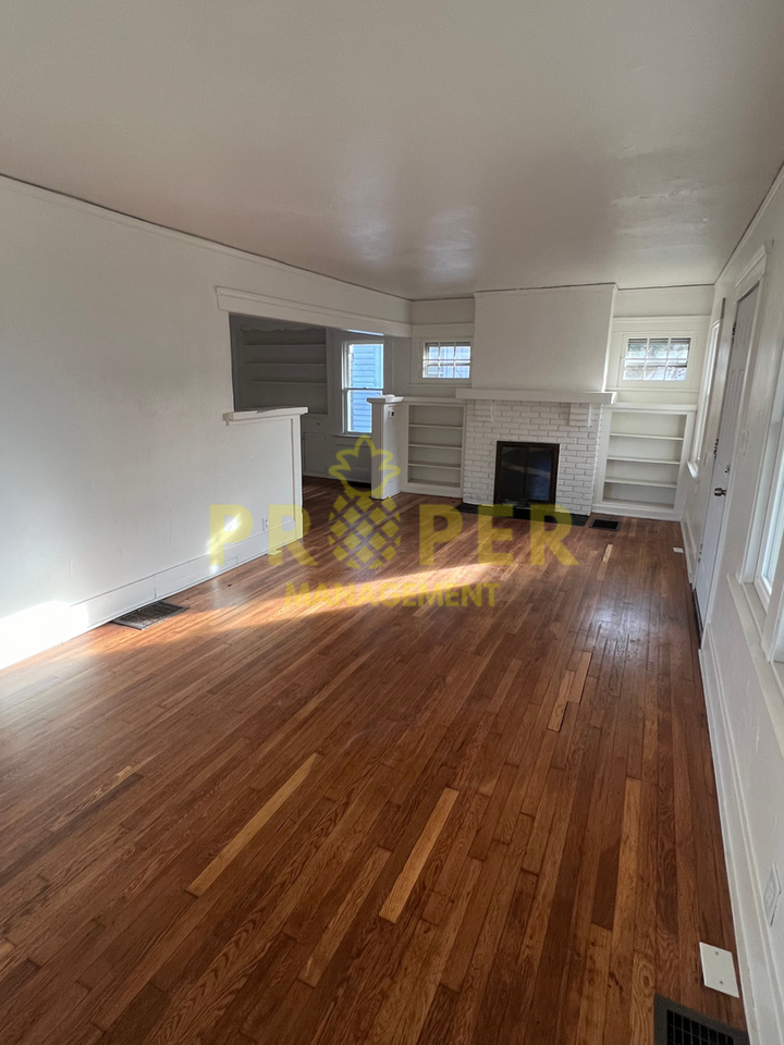 2128 Ravenwood Ave - Photo 2 of 9