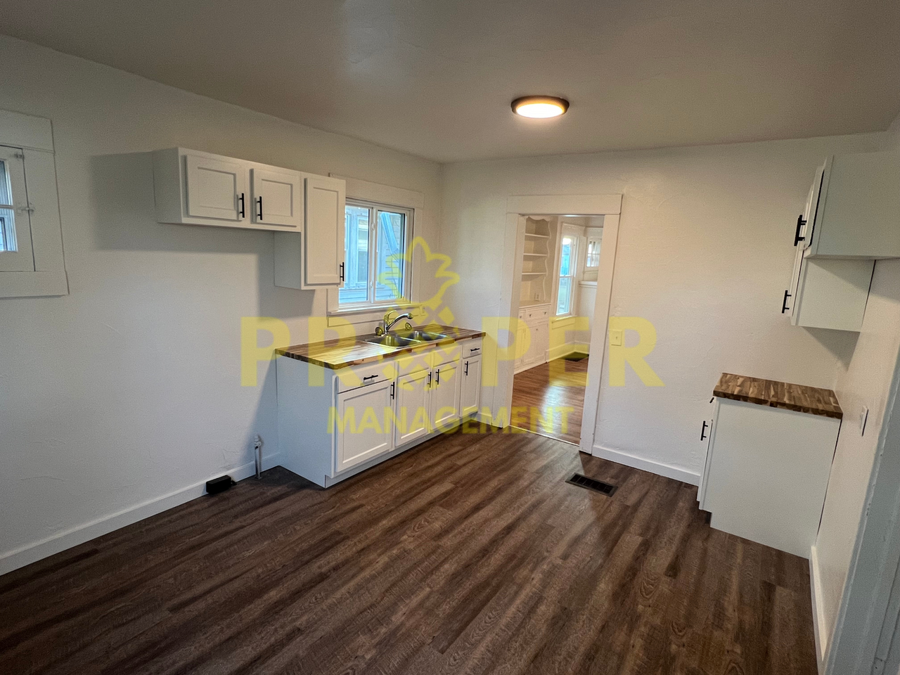 2128 Ravenwood Ave - Photo 4 of 9