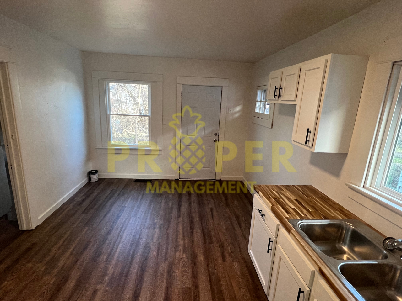 2128 Ravenwood Ave - Photo 6 of 9