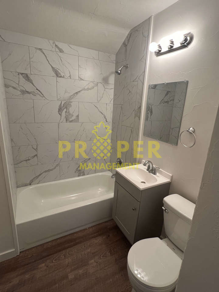 2128 Ravenwood Ave - Photo 7 of 9