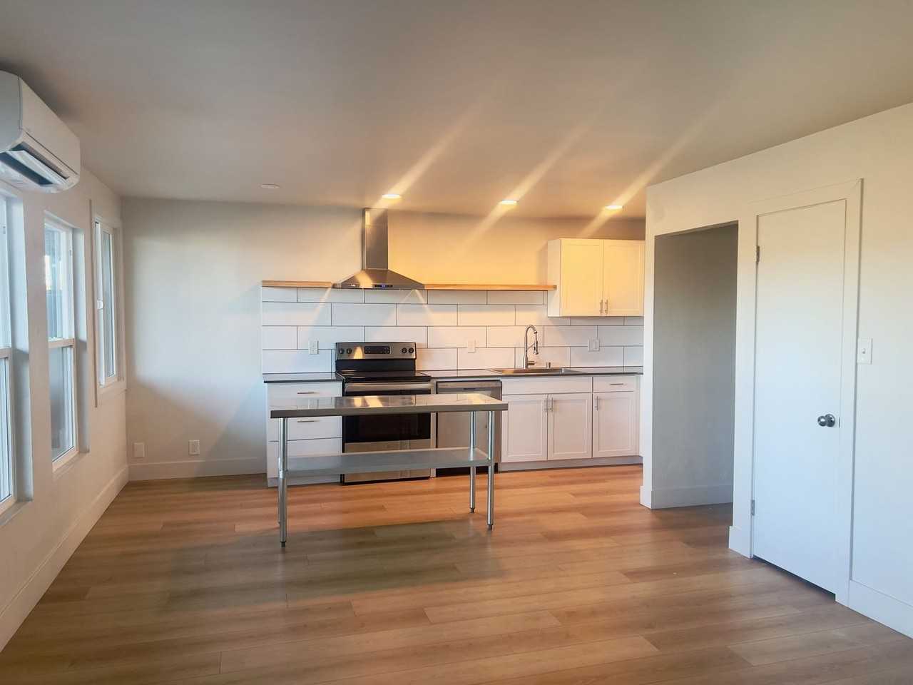 1055 Gilbert - Photo 2 of 18