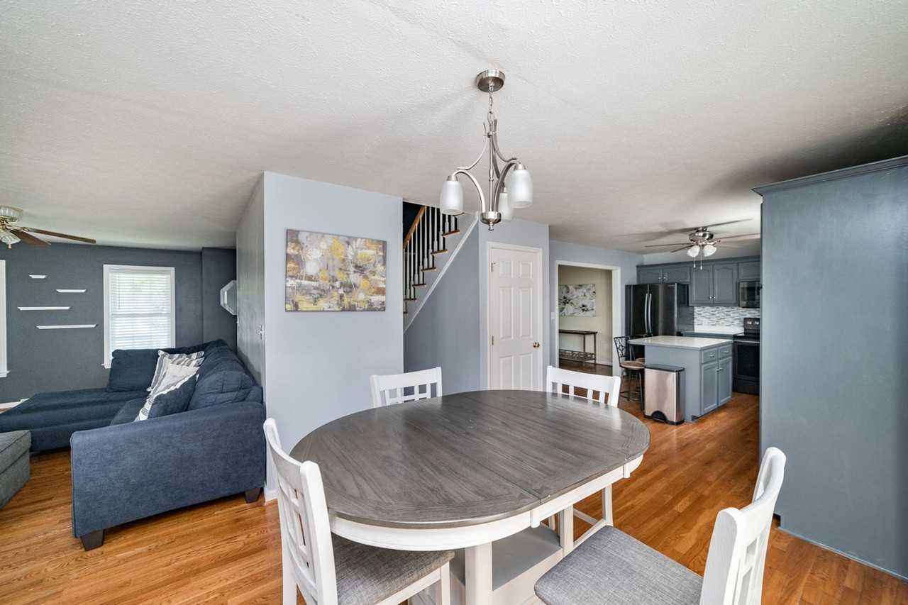 72 Viking Dr - Photo 4 of 50