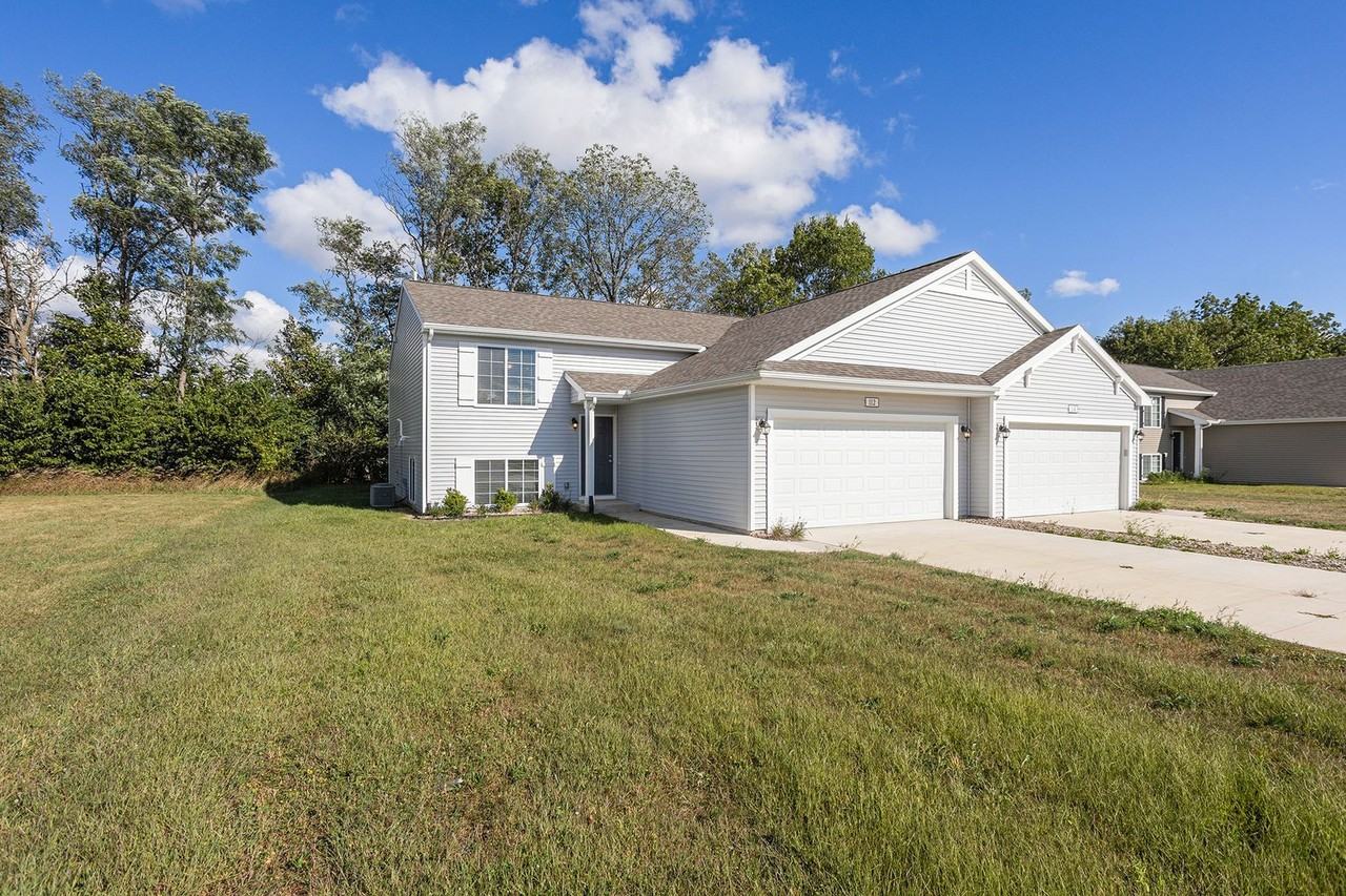 2414 Gemstone Ct - Photo 2 of 20