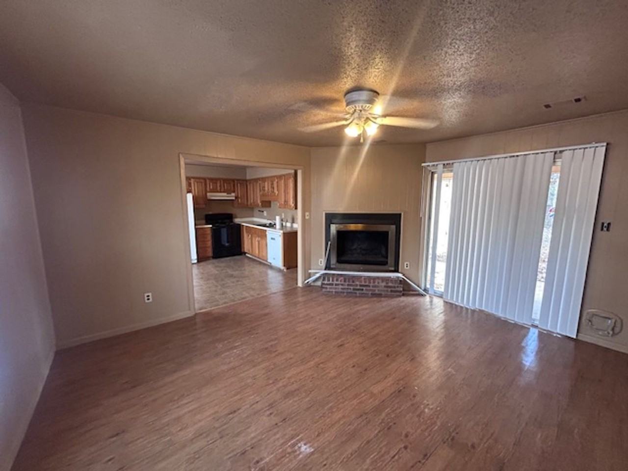 1018 Freeman St - Photo 3 of 16