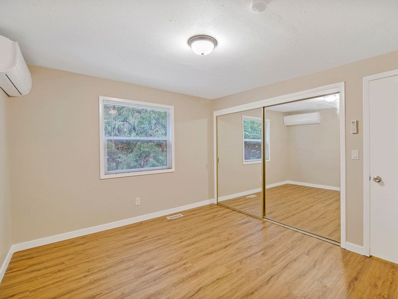 4337 Ne 79th Ave - Photo 3 of 24