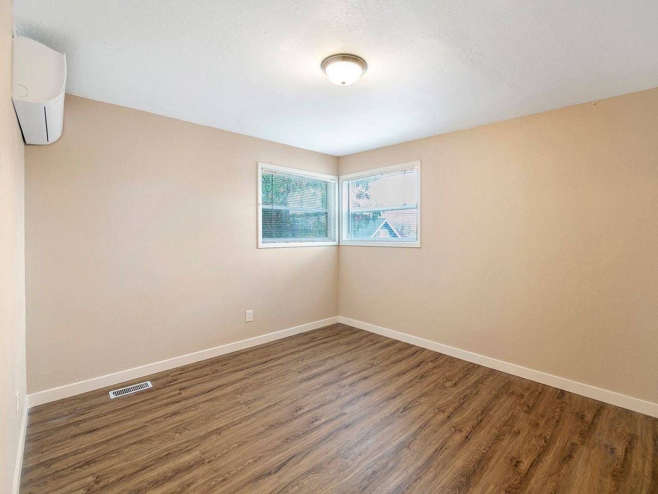 4337 Ne 79th Ave - Photo 6 of 24