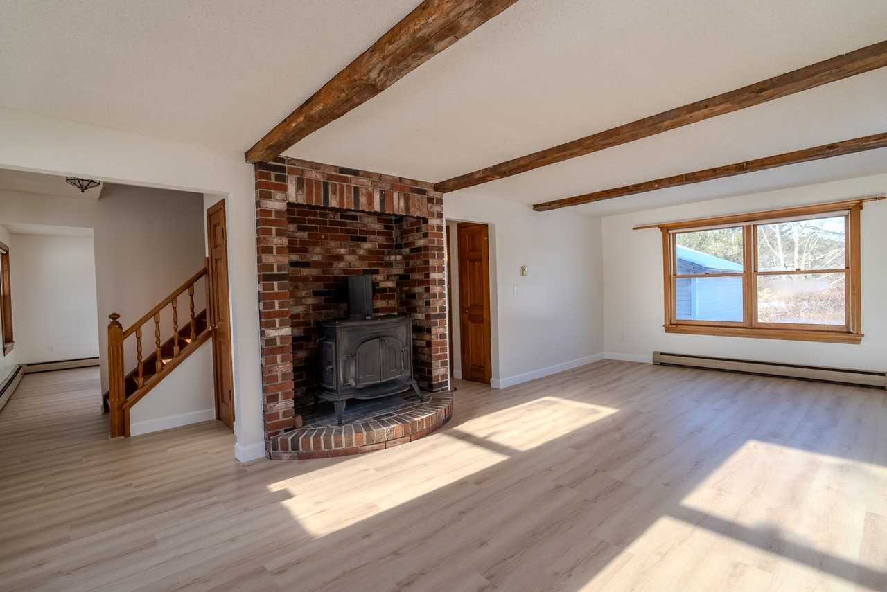 443 Bath Rd - Photo 4 of 22