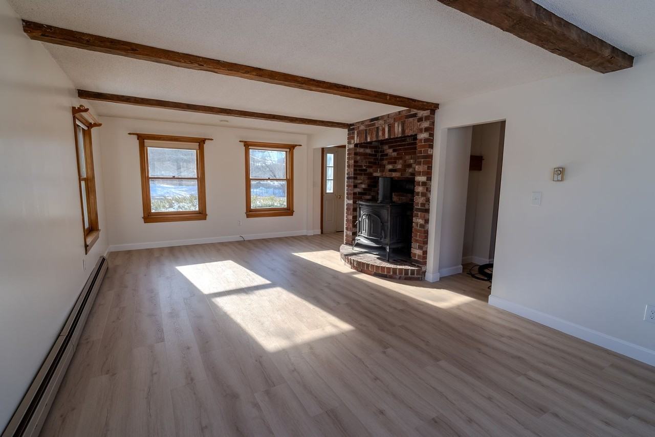 443 Bath Rd - Photo 6 of 22